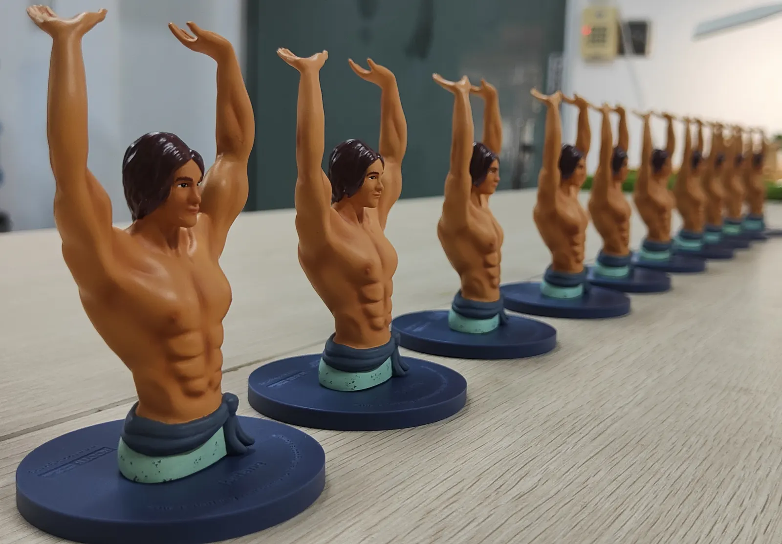Badang Pen Holder